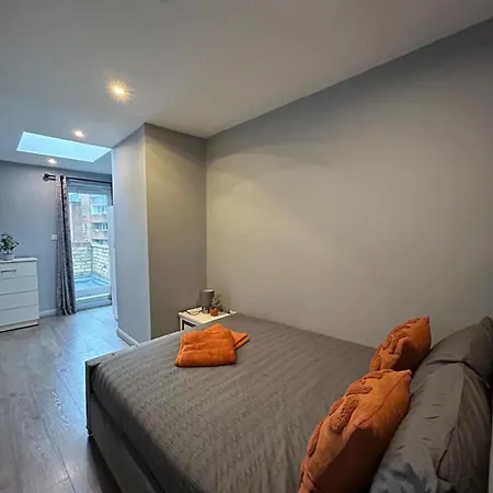 2 Bedroom Flat In Euston 2 Mins Away From Station, No Lift London Exterior photo
